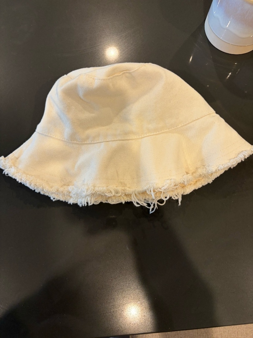 bucket hat
